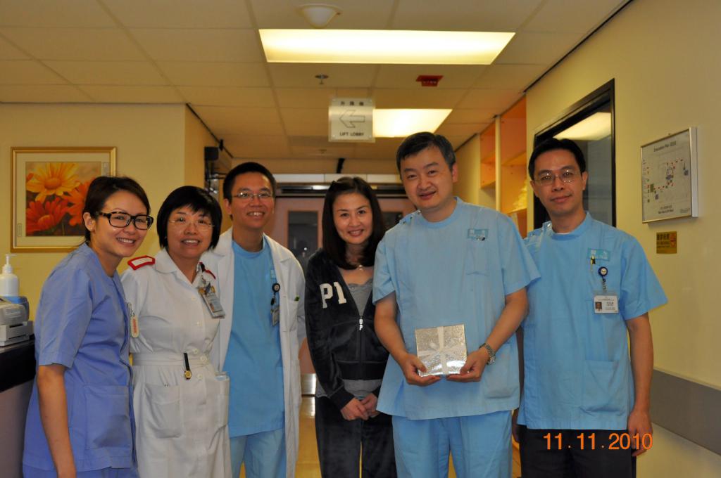 Ms Angela Koe (middle), having recovered from severe Human Swine Flu, returned to visit our ICU staff today. Without ECMO, HSI would have definitely cost her life.