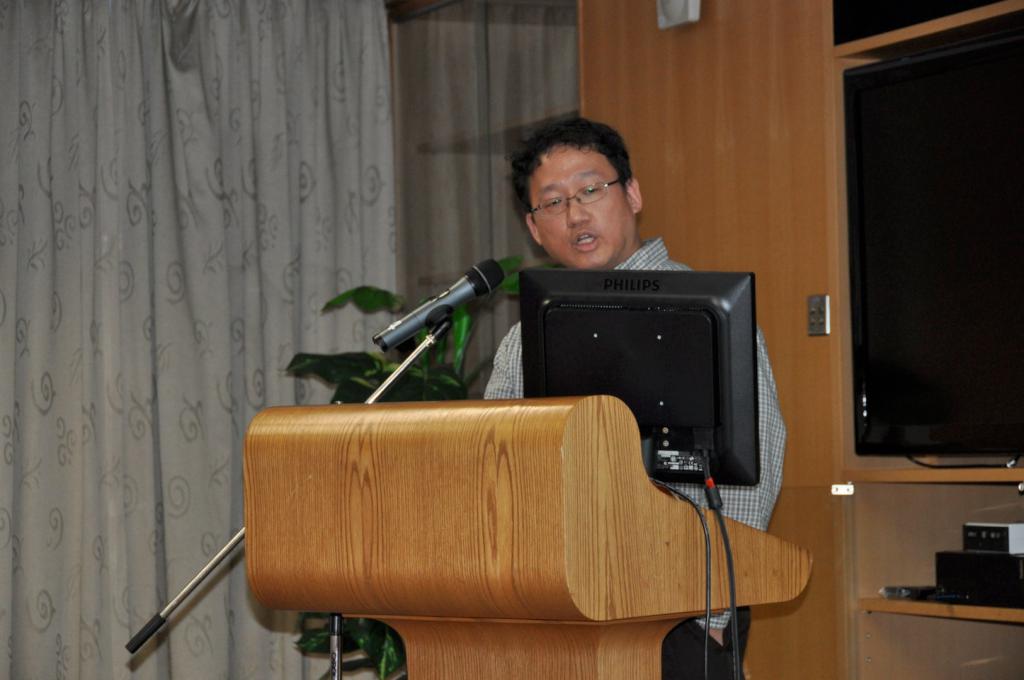 Dr CH NG